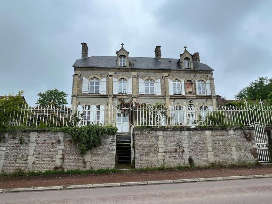 Les Anges Acomodação com café da manhã Oneux Exterior foto